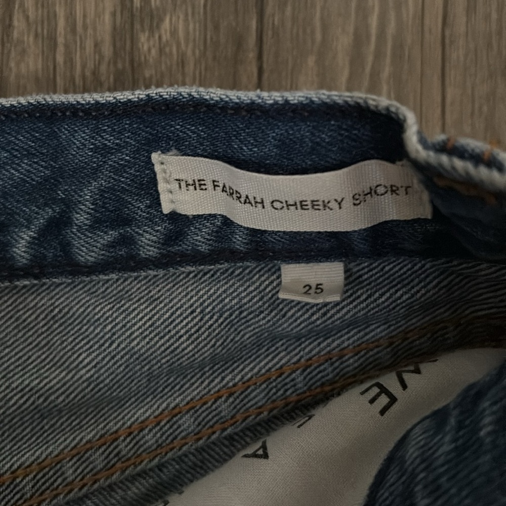 Aritizia Denim Forum The Farrah cheeky short size 25 - NWOT - Picture 6 of 8
